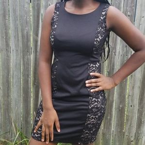 |En Focus Studio| Sleeveless Lace Dress